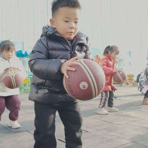 阳光体育   快乐成长——乐童幼儿园