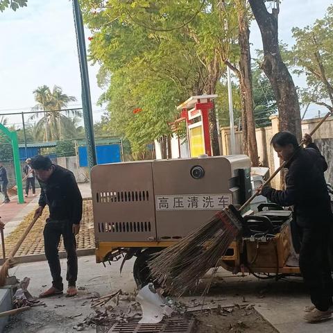 文罗镇开展爱国卫生周末大扫除活动