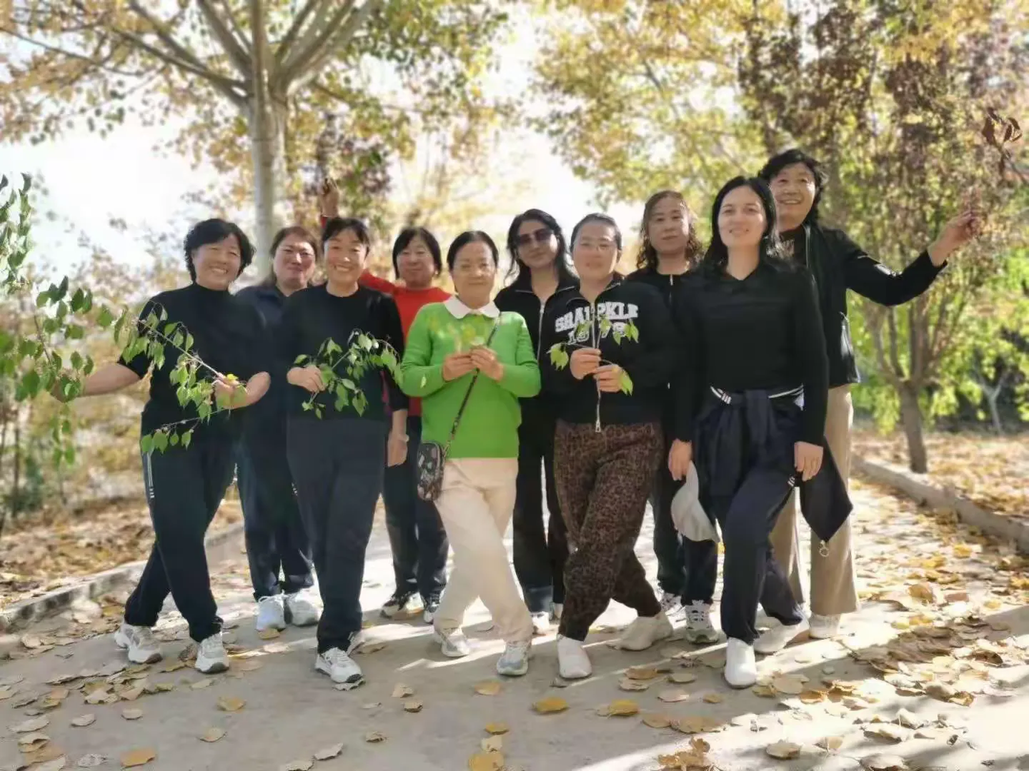 简篇-2023年柳林县老年大学电子琴一班采风记事