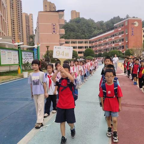 禧和小学94班写话对对碰——我最喜欢的玩具