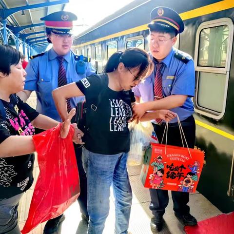 不断提升服务质量，让铁路旅途更加温馨舒适