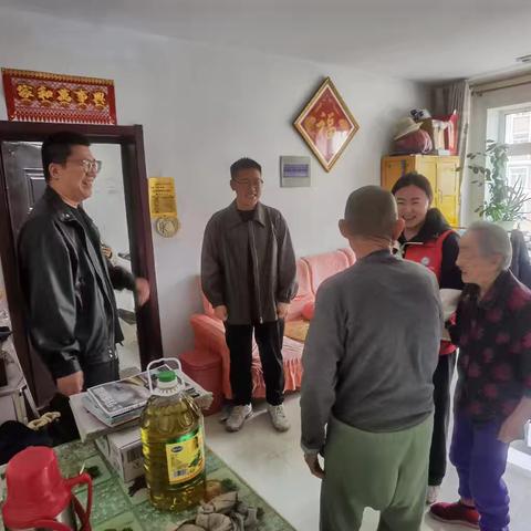 林电社区新时代文明实践站联合市图书馆组织开展“共献书香致敬银 爱语深传社会情”母亲节慰问主题活动