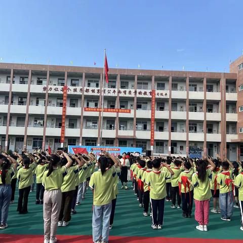 红领巾爱祖国——建成艺术学校庆祝少先队建队75周年新队员入队仪式