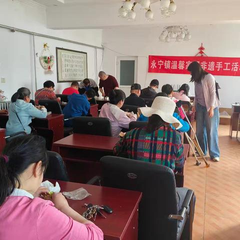 永宁镇温馨家园“绿意润心田 携手筑希望”多肉种植主题活动