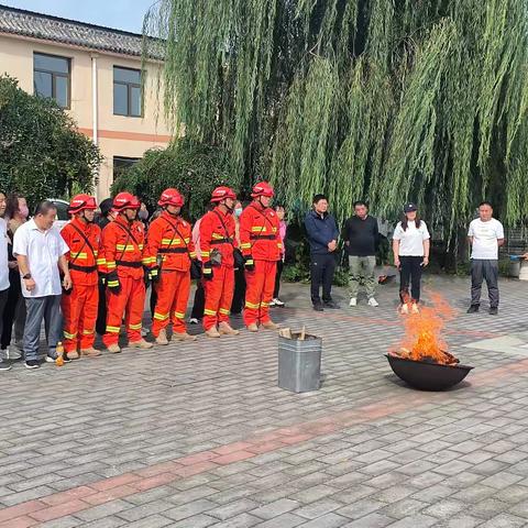 永宁镇温馨家园组织消防演习，筑牢安全防线