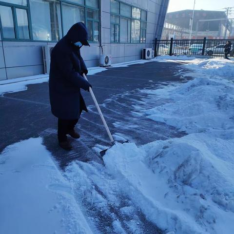 抚顺长途客运有限公司扫雪活动