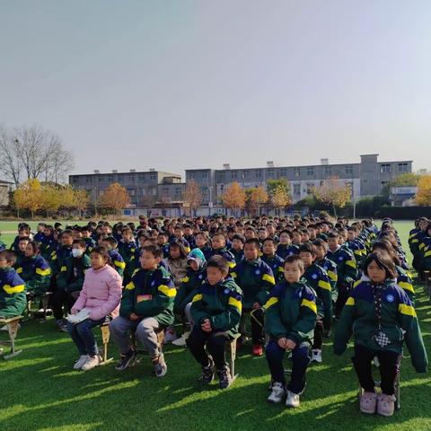 扬帆启航，追求卓越——张里中心校六年级2023学年-2024学年第一学期期中考试总结质量分析会、表彰大会