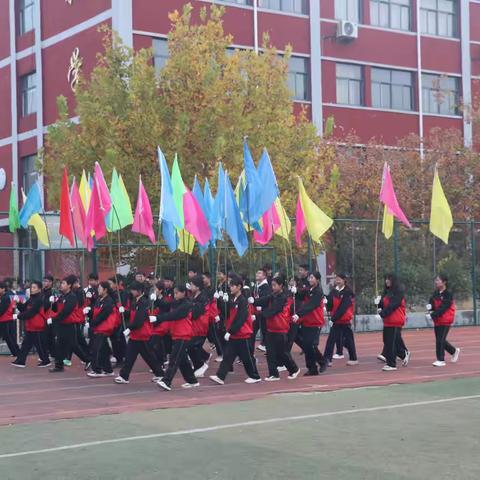 秋风扬帆竞技场，少年壮志显锋芒——费县抗大中学运动会