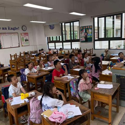 金鹰小学二年级7班主持社团课学期末汇报演出