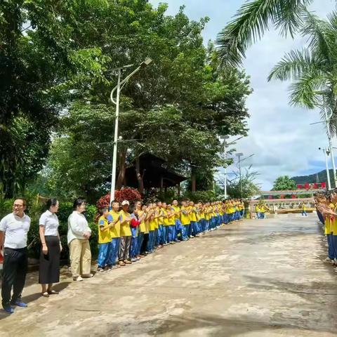 温暖相遇 梦想启航——勐腊县曼腊小学喜迎一年级新生