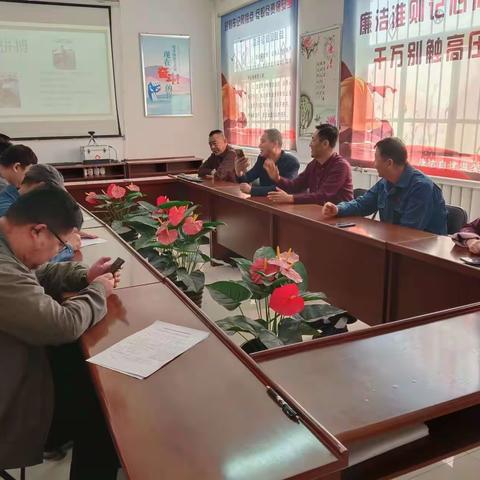 石槽村中心召开退休欢送会