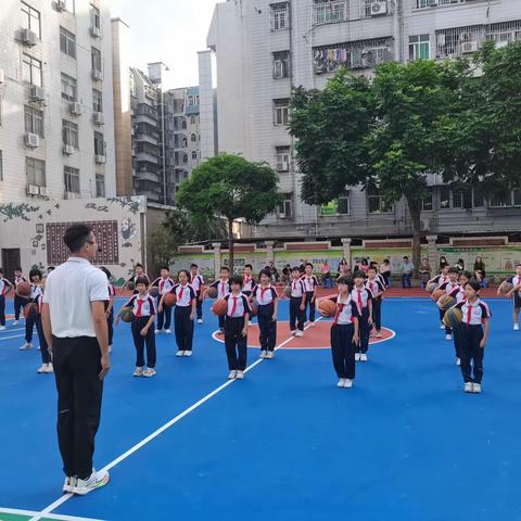 学科联动 落实课标 构建优质新课堂 ——记湛江市第二十九小学第四届术科“卓悦课堂”教学竞赛活动