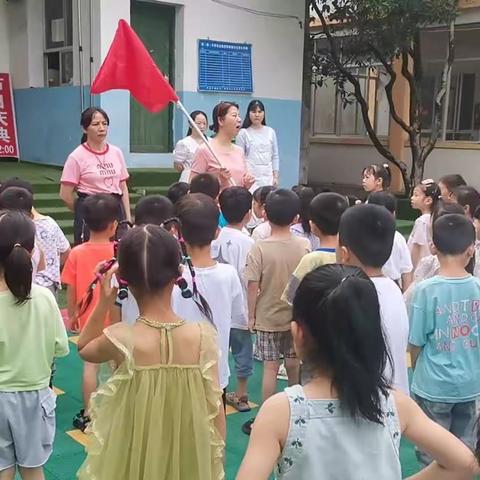 走进小学感悟成长 ，我和小学零距离——韶峰幼儿园毕业班参观小学记