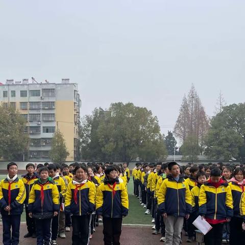 再接再厉 迎战期末——牛首一中八年级12月月考表彰会