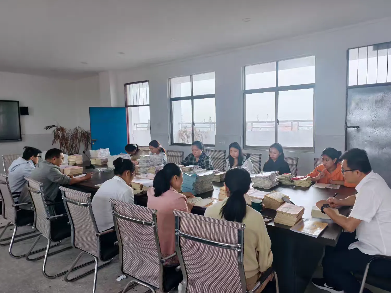 简篇-教育好景君须记 最是切磋琢磨时 —黄梅县第四小学王枫校区开展新进教师亮相课活动