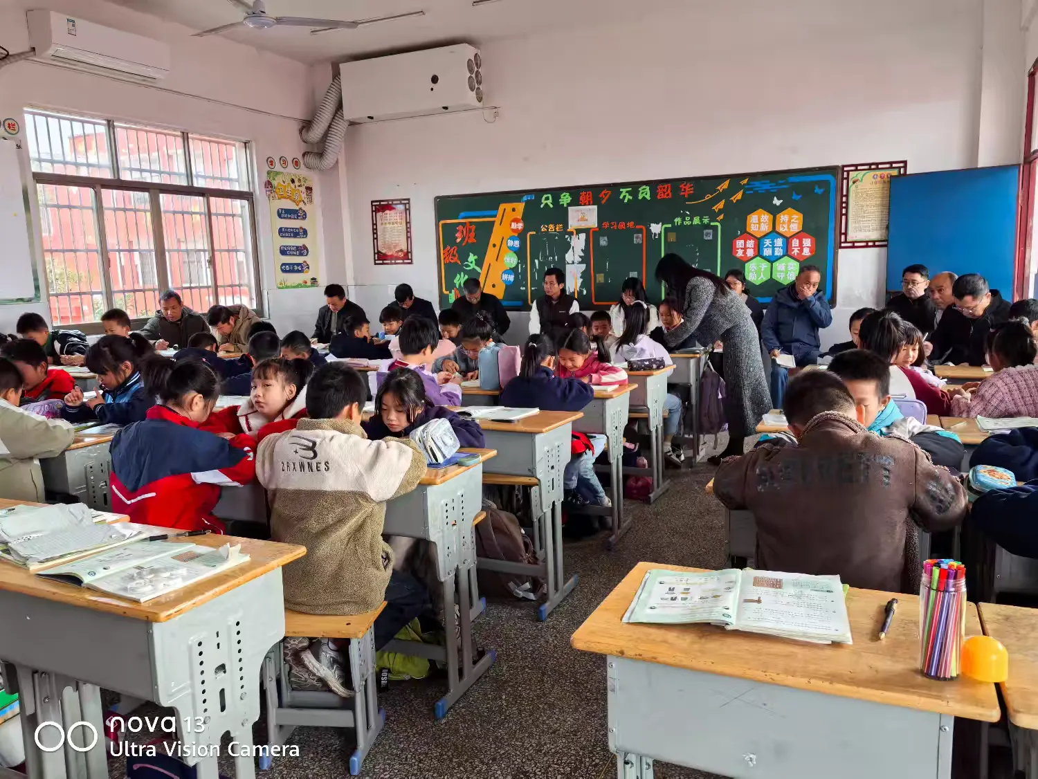 简篇-教育好景君须记 最是切磋琢磨时 —黄梅县第四小学王枫校区开展新进教师亮相课活动