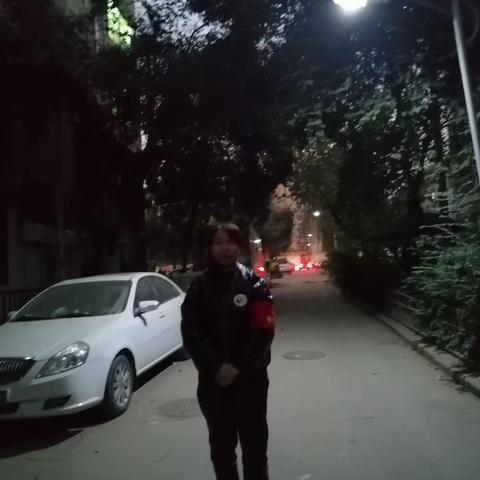 三五三八社区开展夜间流浪乞讨人员巡查