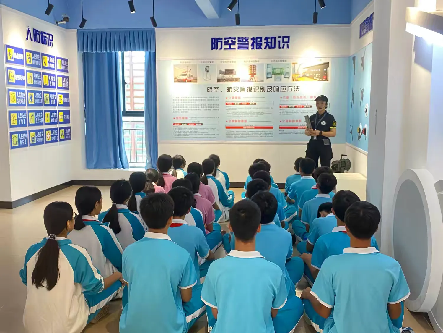 简篇-海南临高第二思源实验学校学生参加安全应急综合演练及科技馆参观活动
