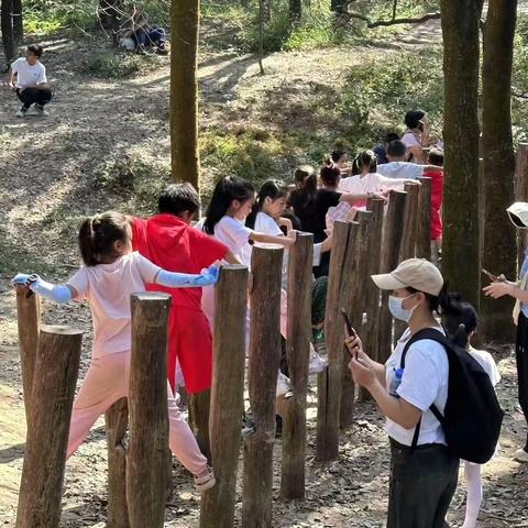 爱联小学二 1 班龙岗大窝岭郊野公园秋游