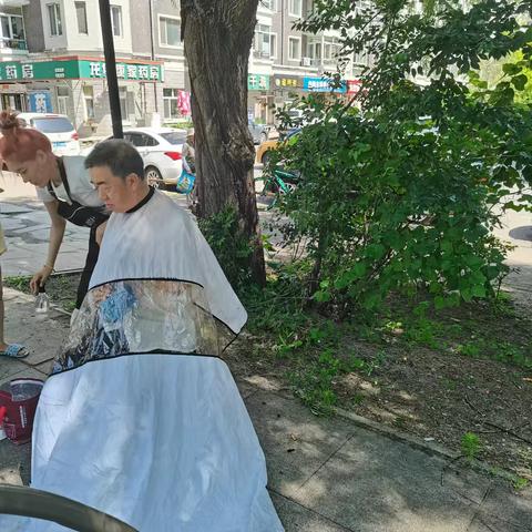 城乡路街道报达家园社区八一建军节义剪活动：致敬退役军人的暖心服务
