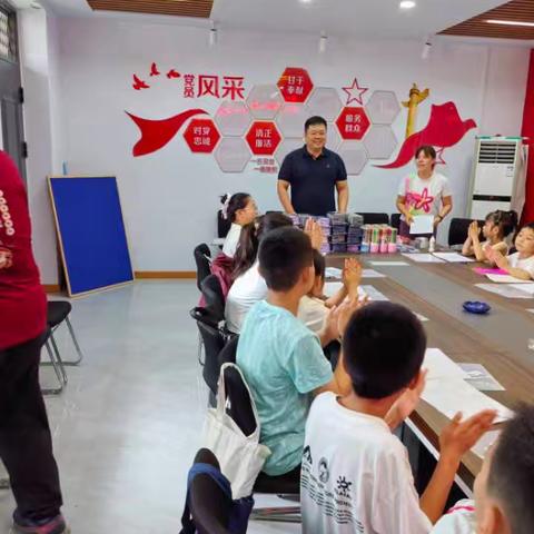 天津支教志愿者于丽霞在栗村村委会支持下开办“第三期栗村儿童公益夏令营”活动。