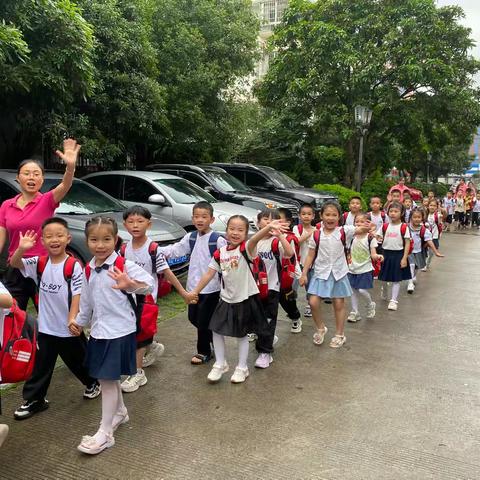 幼小相约   走进小学——鱼峰区桥园小区青苹果幼儿园参观小学实践活动