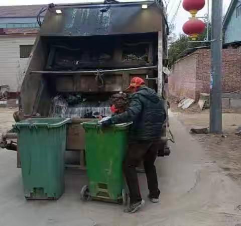 城市美容师的默默奉献一一生活垃圾清运工作