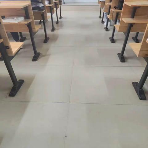 教室大扫除，清洁学习环境