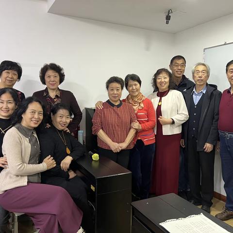 新时代老年大学精品九班欢乐时刻