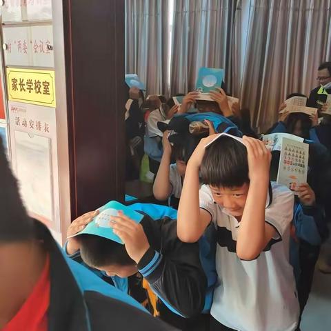 洛阳市东沙坡小学进社区进行防灾减灾演练