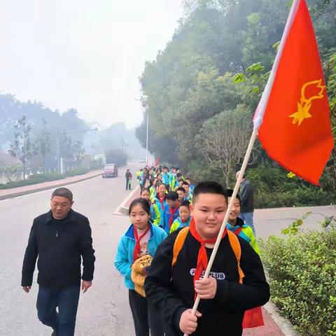 北碚区双凤桥小学“金秋采果乐”劳动实践活动