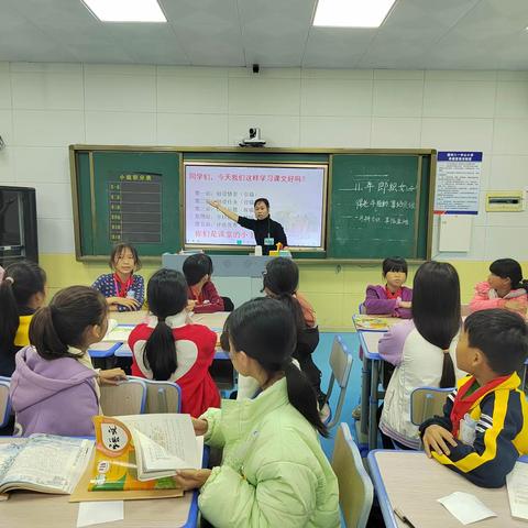 深耕细研踏歌行   共谱教研新篇章——八一中心小学基于“抛锚式”策略的《民间故事》学习设计研究活动