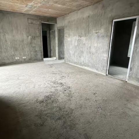 ⭐️万景进园汇顶楼，南北通透，采光巴适，户型好，产权98平方，套四双卫，清水，新证，售59.8万，v6976