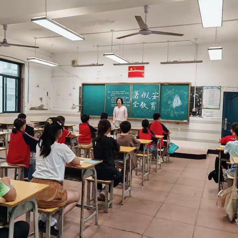 享收获喜悦   度快乐假期———记徐埠明德小学2023---2024第二学期期末表彰暨暑期安全教育