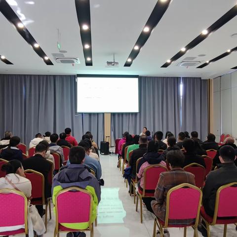 宁严毋爱《富哥哥，穷弟弟》同蔚家长强者信念主题分享会