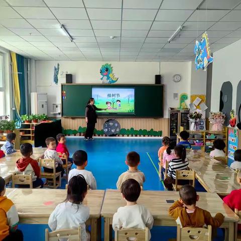【爱育•滨河】“植”此青绿·“浇”个朋友——鄯善县滨河幼儿园植树节主题活动