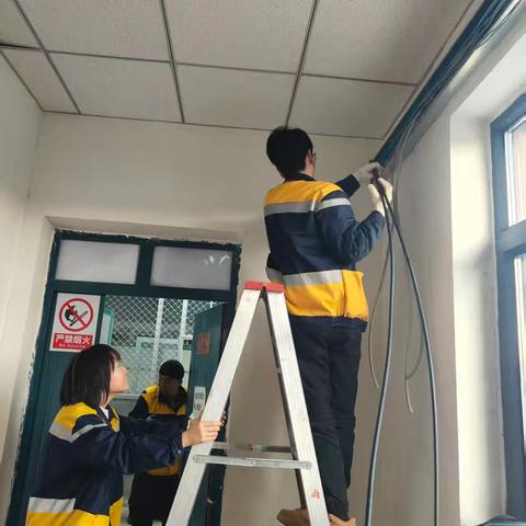集中监测机柜加装交换机纪实
