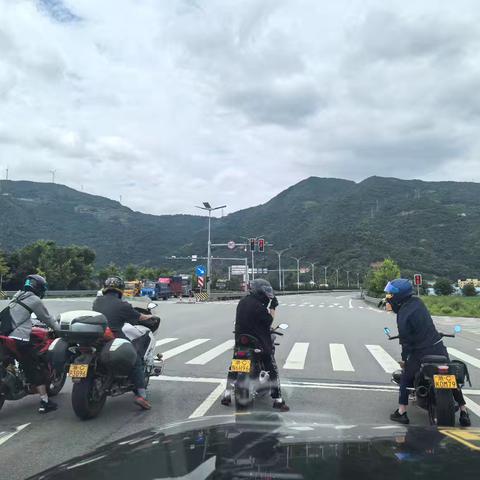 活到老骑到老 发烧友海岸线拉练