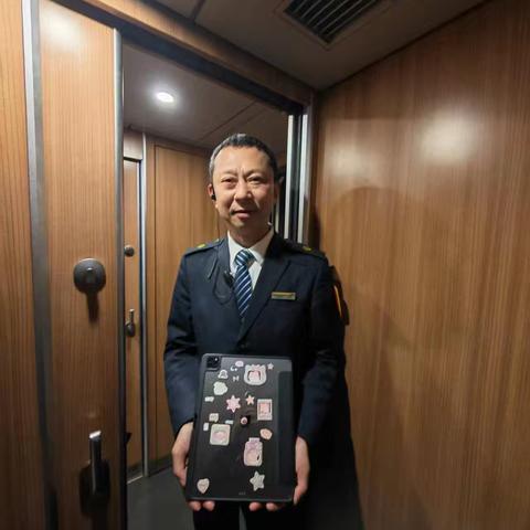 我为群众办实事——大连客运段动车三队党支部好人好事荣誉台(第257期)