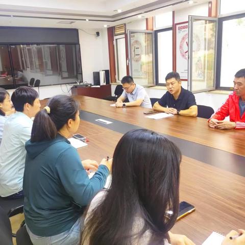 阳光新城第二社区开展专题党课活动