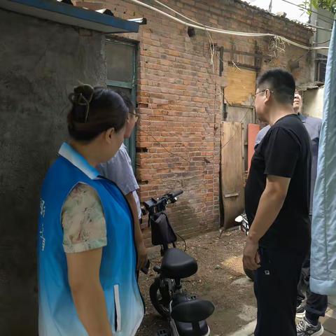 网格员巡查排隐患 构建幸福“平安格”