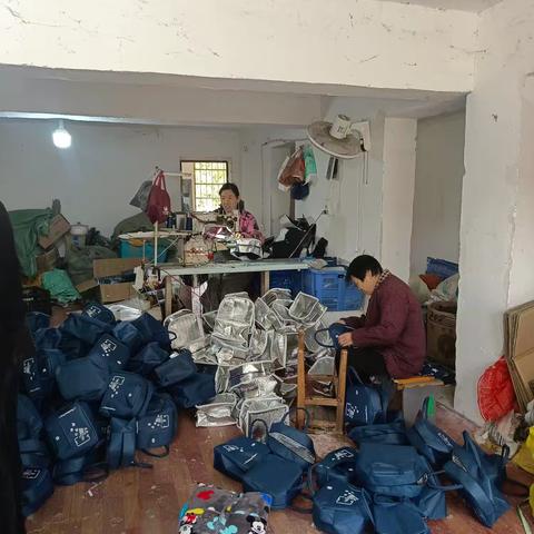 南岩村委会开展来料加工厂安全隐患巡查工作