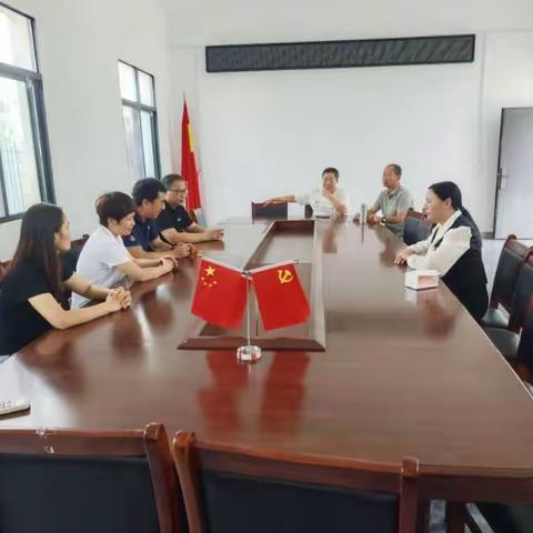 信阳市农林学院教授团队赴坪塘村开展调研指导工作