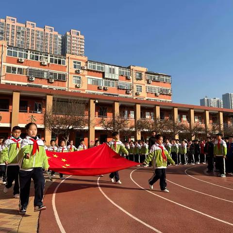 弘扬宪法精神 成长与法同行  ——丛台小学北校区升旗仪式