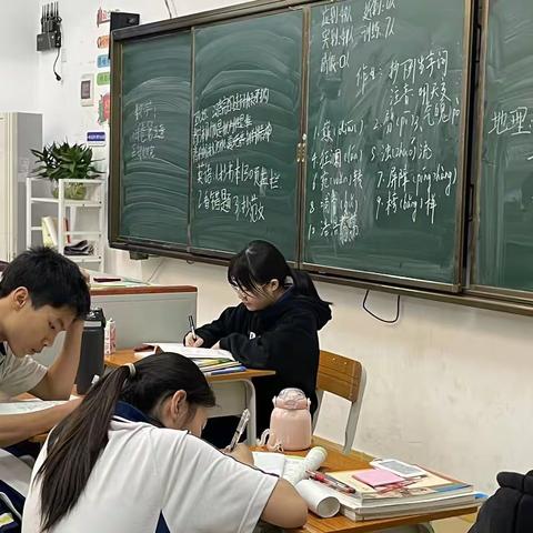 强化学生自主管理  培养学生良好习惯——云浮中学丰收校区初一级开展学生体验式自主管理