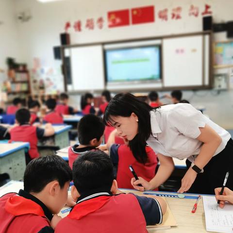 数中有学，学而乐数——玉潭学校小学部“同课异构”数学研讨课教研剪影