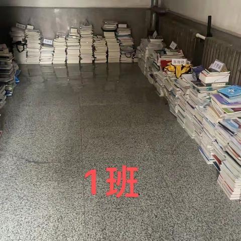 高一月考 各班级走廊物品摆放展示