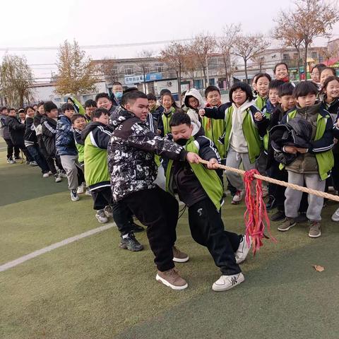 拔河比赛促团结，凝心聚力展风采——万张街道中心小学举行拔河比赛