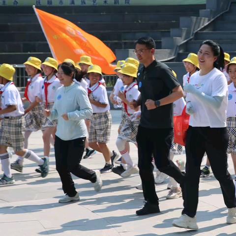 关注眼健康，户外跑起来 —— 抚顺市眼病医院爱眼日活动走进实验小学​