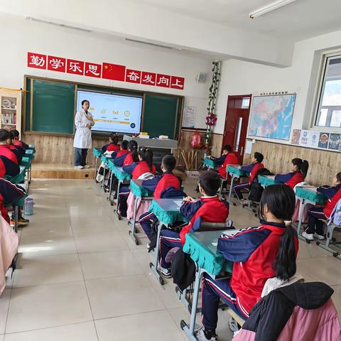 守护“睛”彩视界——抚顺市眼病医院走进抚顺县峡河乡小学开展近视防控科普讲座